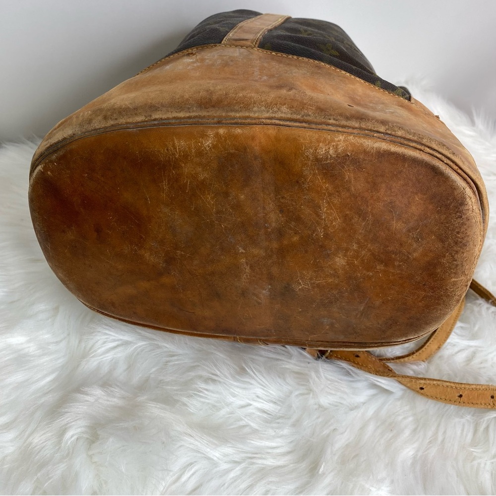 Vintage Authentic Louis Vuitton Randonnee GM Monogram Backpack w/Pouch - Picture 8 of 10